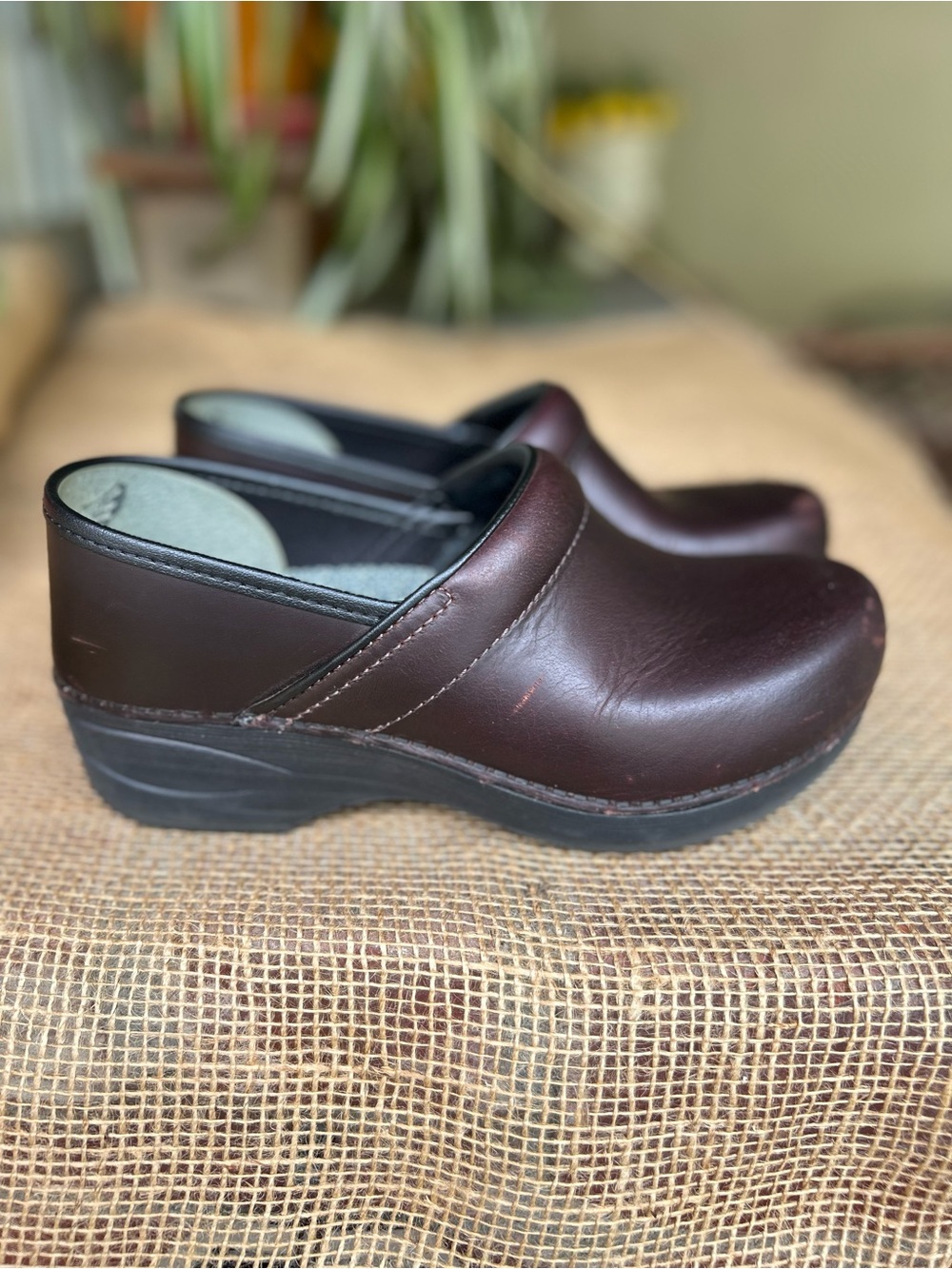 Dansko XP 2.0 clogs